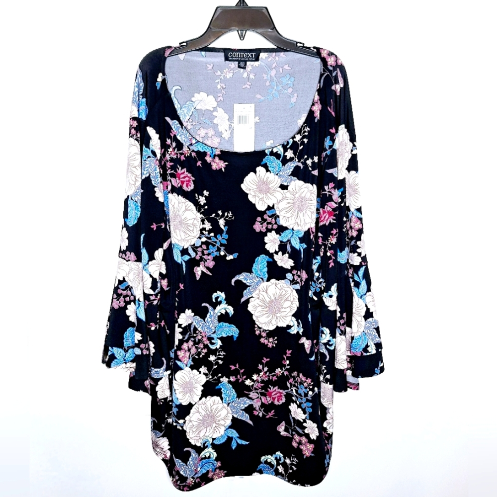 NWT Context "The Highlander Florals"Plus-size, floral,double bell sleeve tunic.